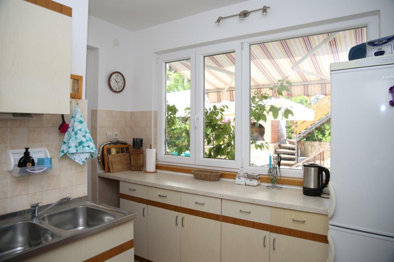 Seaside Apartment Tisno Exterior foto